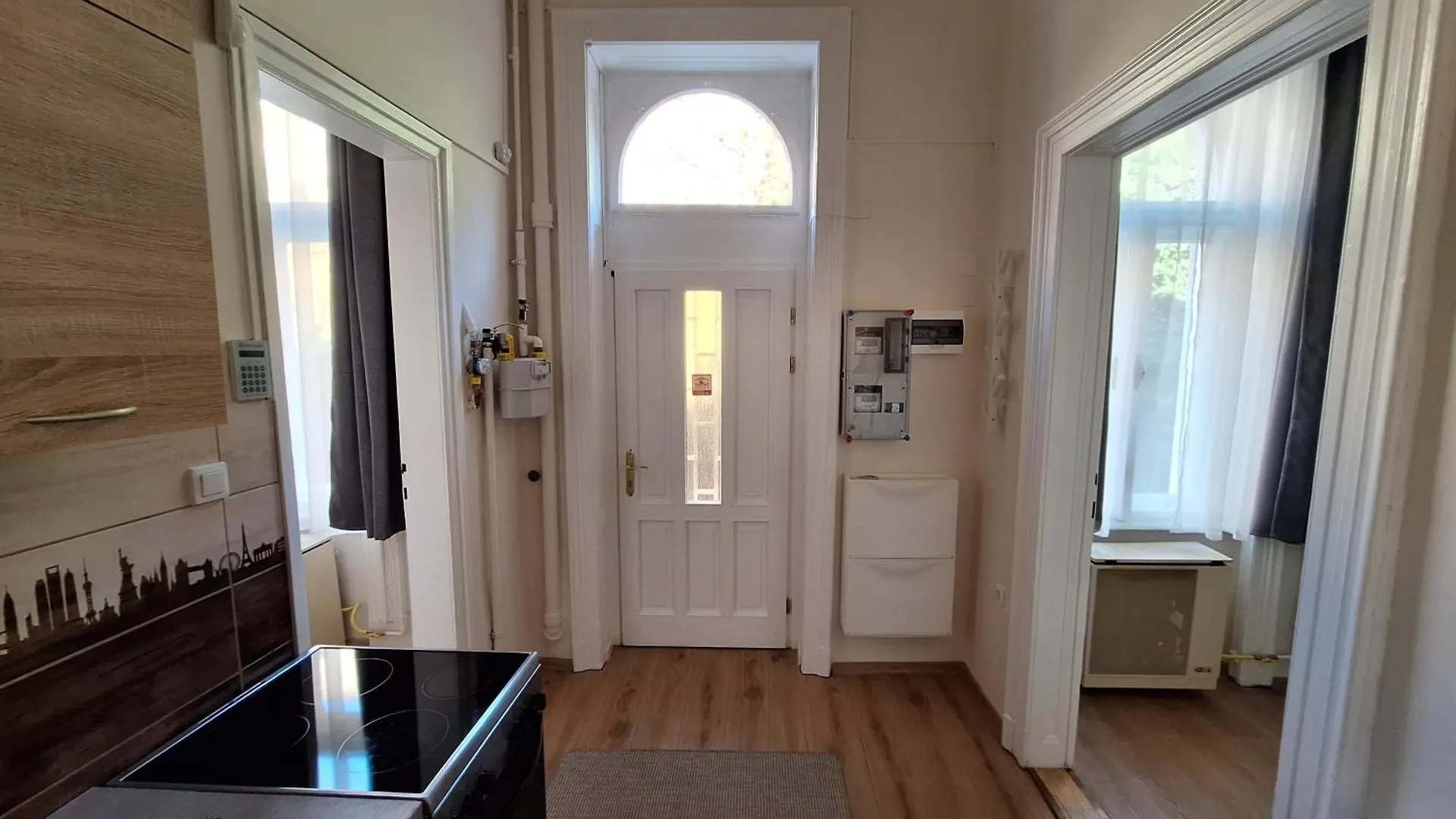 Lofty Apartment With Free Garage Near The Gozsdu Courtyard Budapest