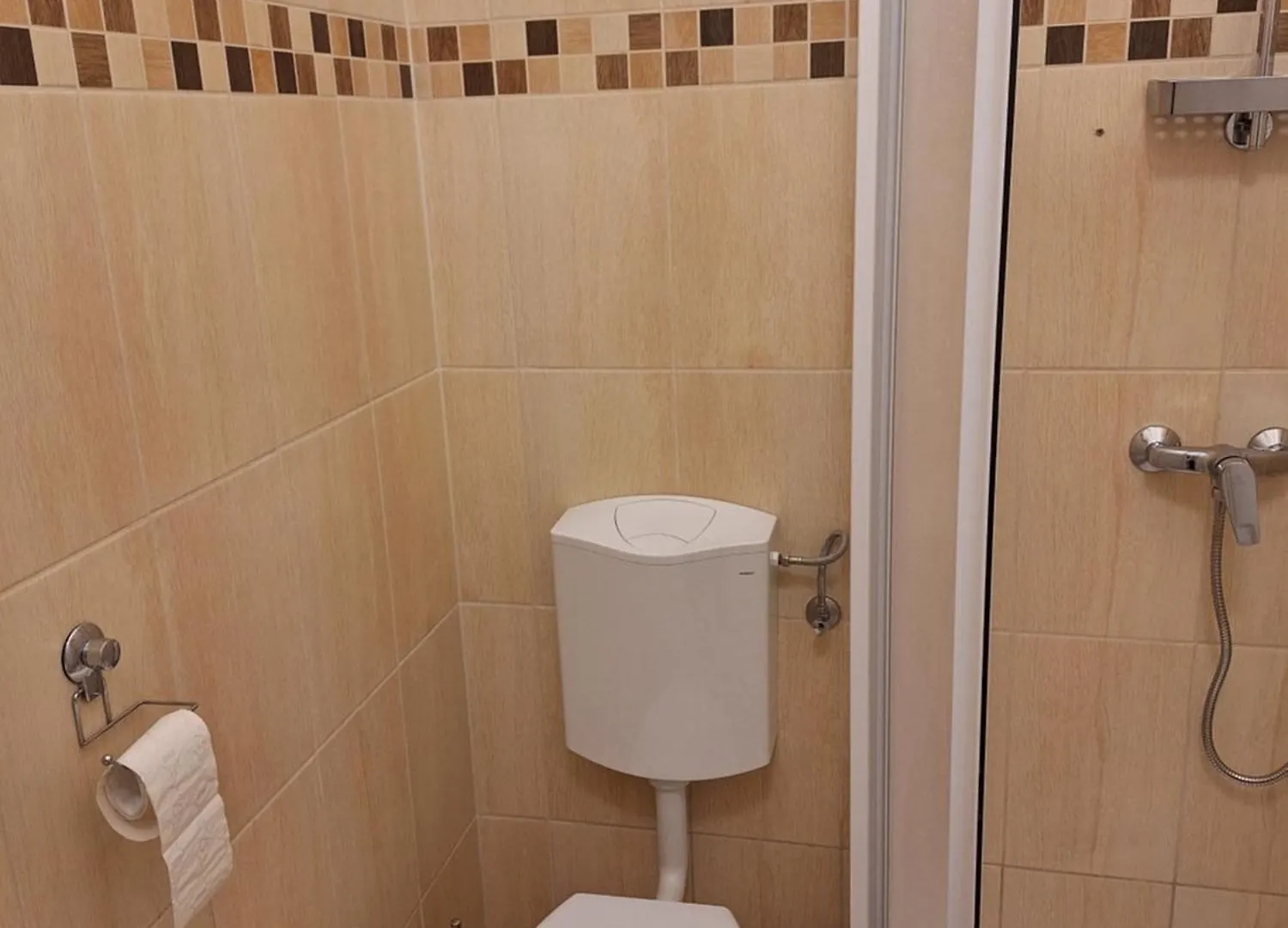 Lofty Apartment With Free Garage Near The Gozsdu Courtyard Budapest Hungary