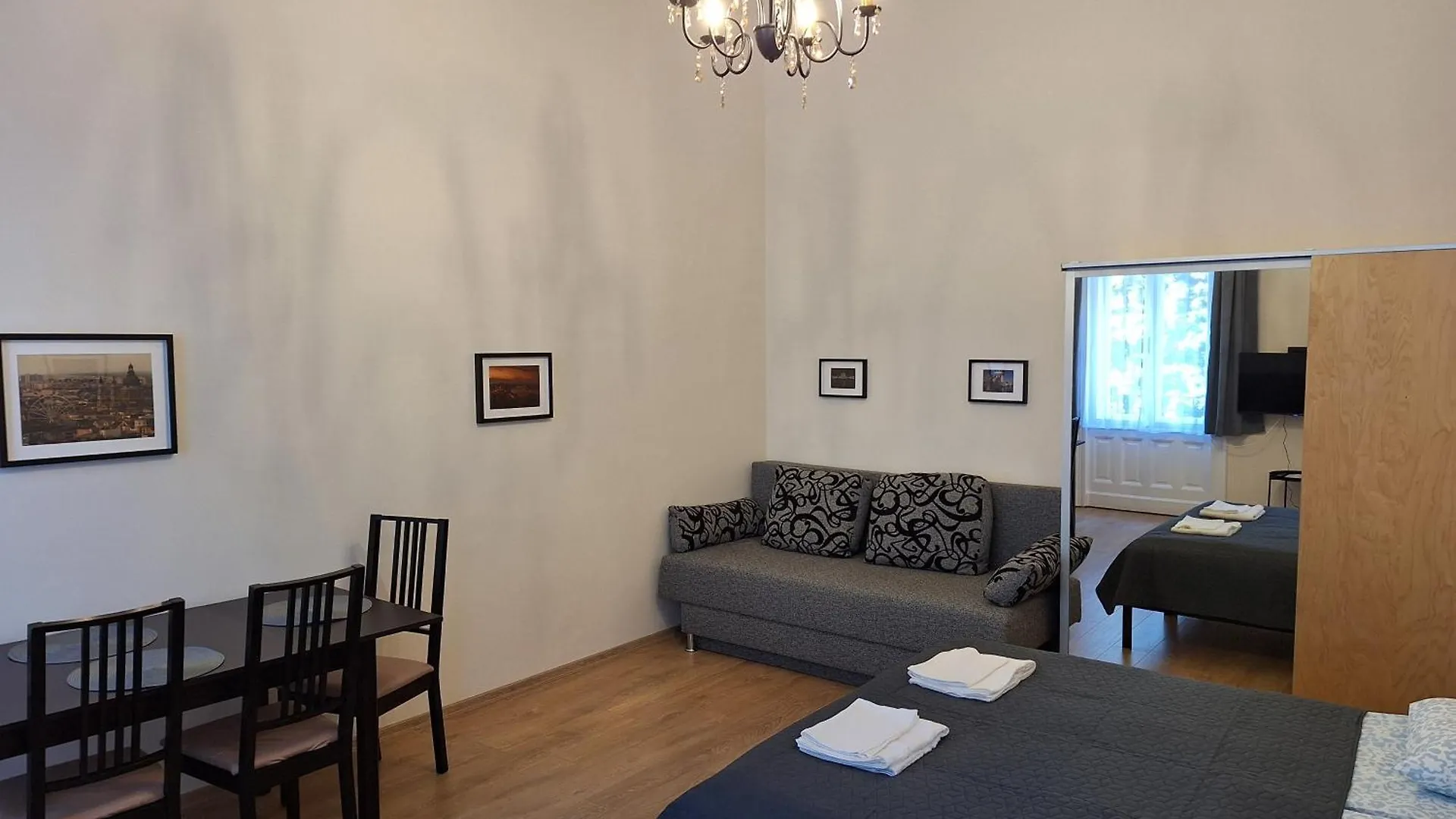 Lofty Apartment With Free Garage Near The Gozsdu Courtyard Budapest