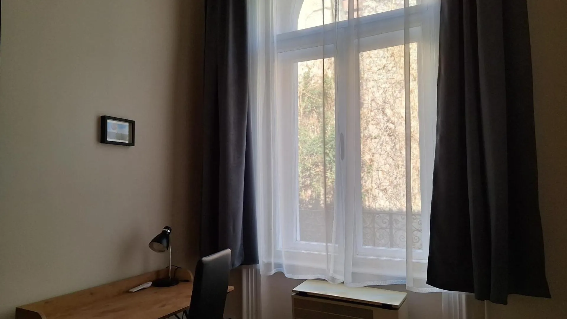 Lofty Apartment With Free Garage Near The Gozsdu Courtyard Budapest