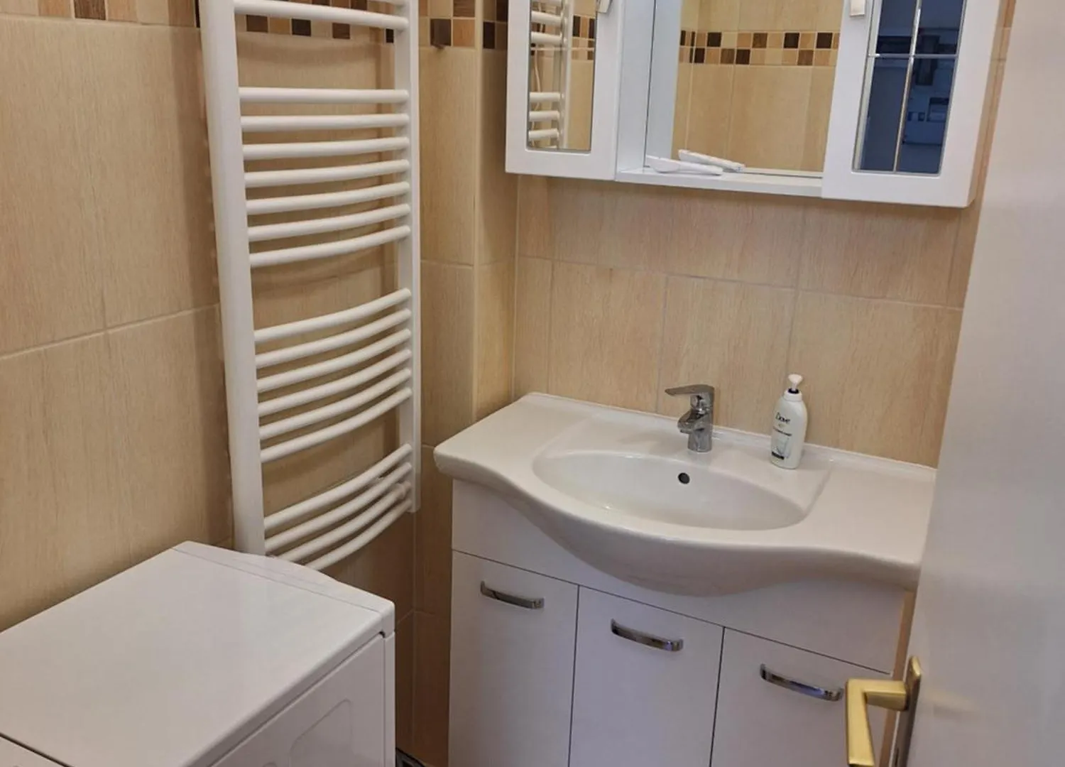 Lofty Apartment With Free Garage Near The Gozsdu Courtyard Budapest