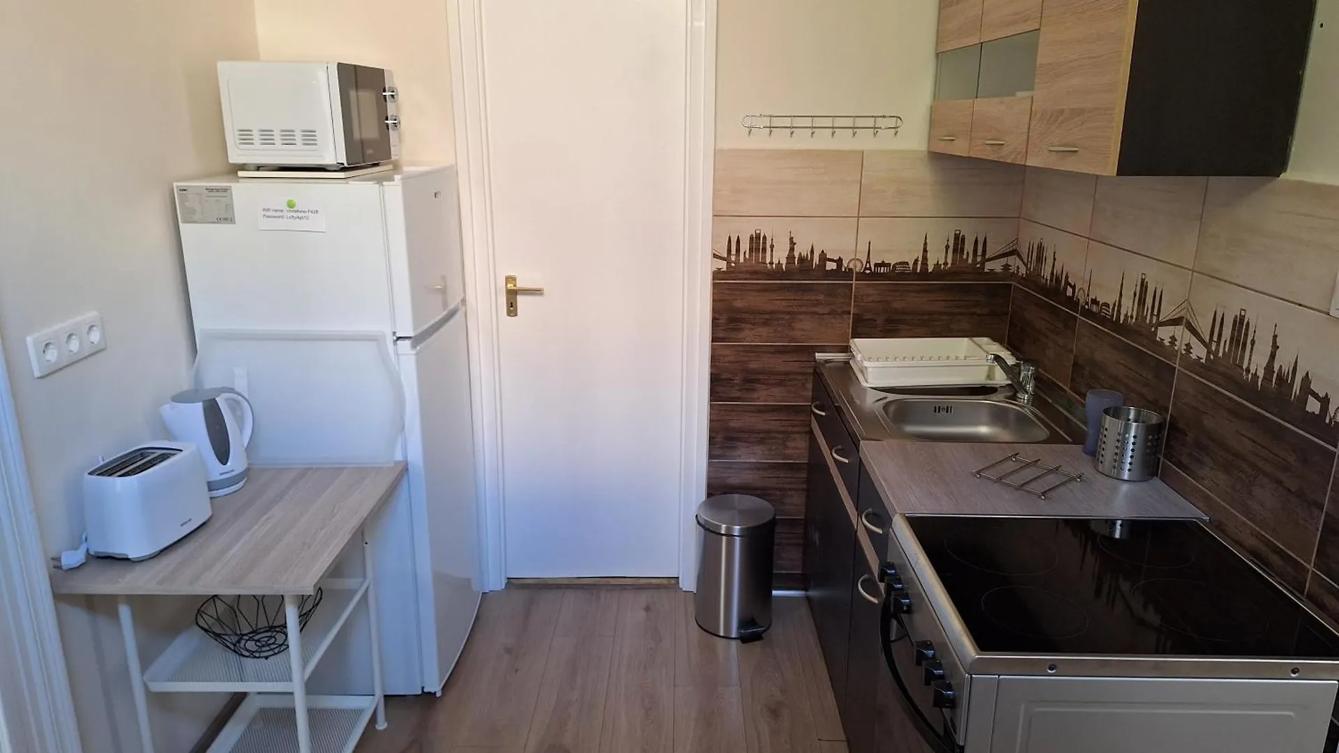 Lofty Apartment With Free Garage Near The Gozsdu Courtyard Budapest 0*,