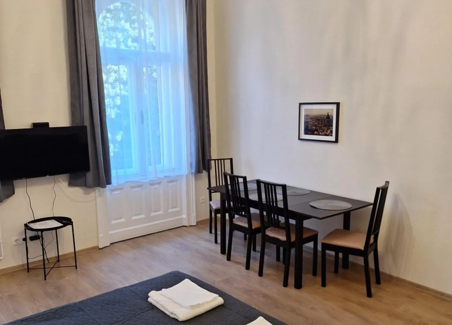 Lofty Apartment With Free Garage Near The Gozsdu Courtyard Budapest Hungary